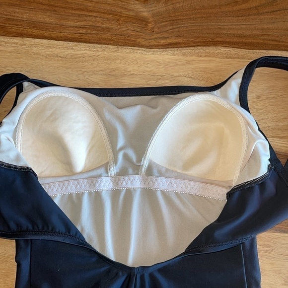 Speedo Black Scoop Back One Piece Swimsuit - Picture 4 of 5